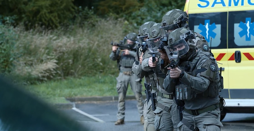 图片[6]-[夸克下载][救命行动][WEB-MP4/2.4GB][中文字幕][1080P][2025最新犯罪动作大片]-影音屋