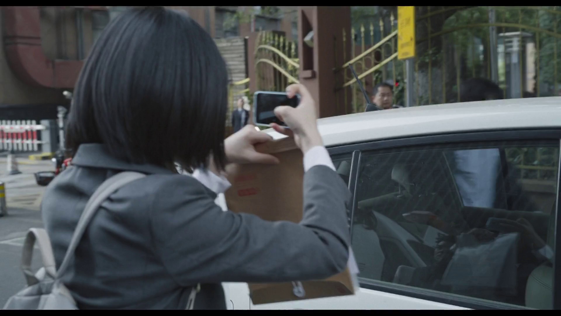 图片[5]-[夸克下载][我经过风暴][WEB-MKV/14.3G][国语配音/中文字幕][4K-2160P][佟丽娅]-影音屋