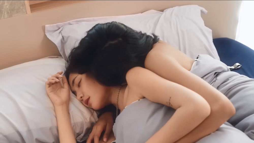 图片[3]-[夸克下载][前任是新室友][全4集][WEB-MKV/3.5G][泰语中字][1080P][泰国擦边 女同短剧]-影音屋