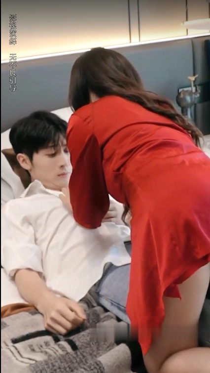 图片[2]-[夸克下载][我的美女嫂子][合并1集][WEB-MKV/3GB][国语中字][1080P][身材超棒 擦边剧]-影音屋