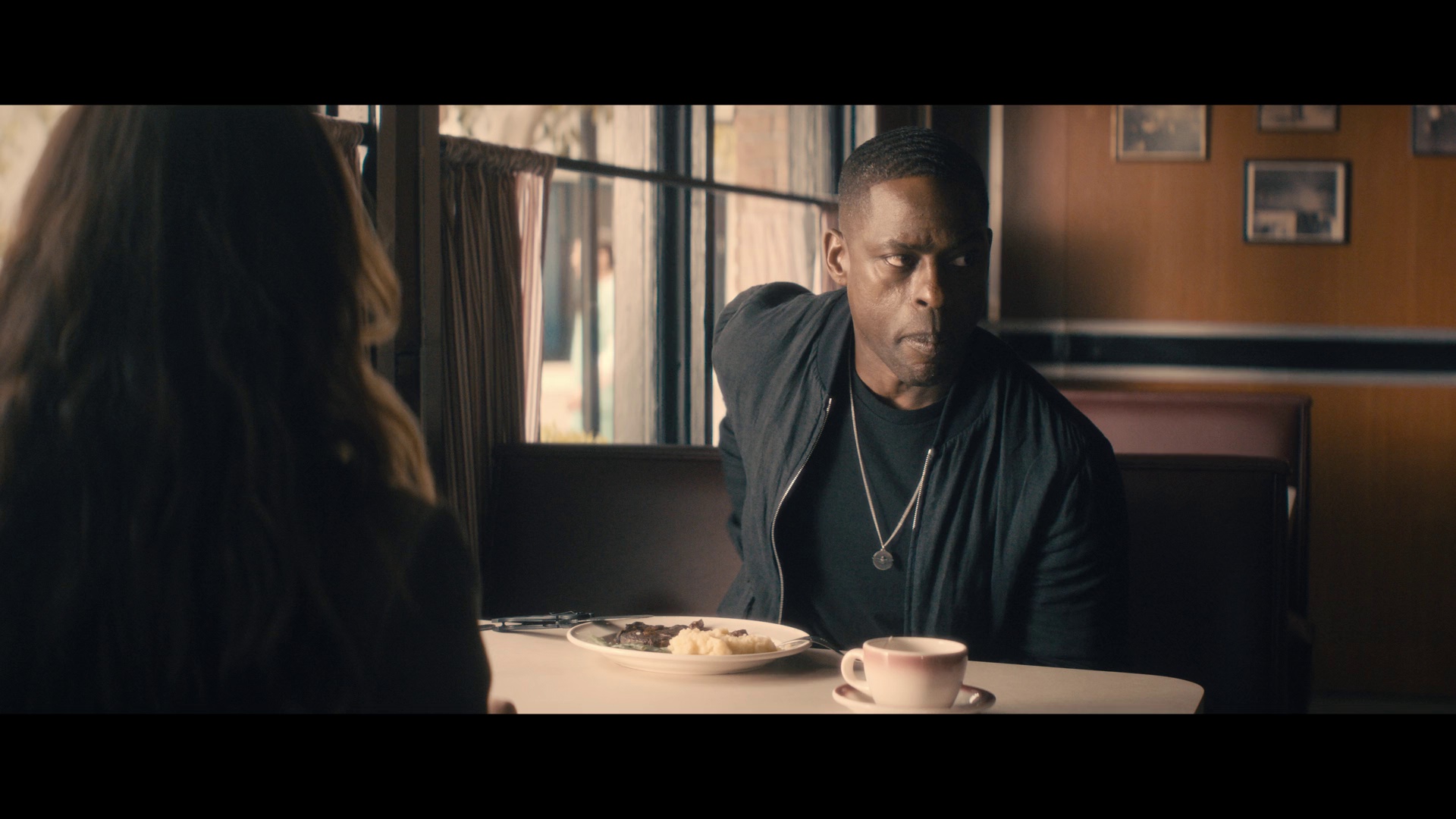 图片[4]-[夸克下载][极乐凶间][全8集][WEB-MKV/38.3G][英语中字][4K-2160P][HDR][热剧完结]-影音屋