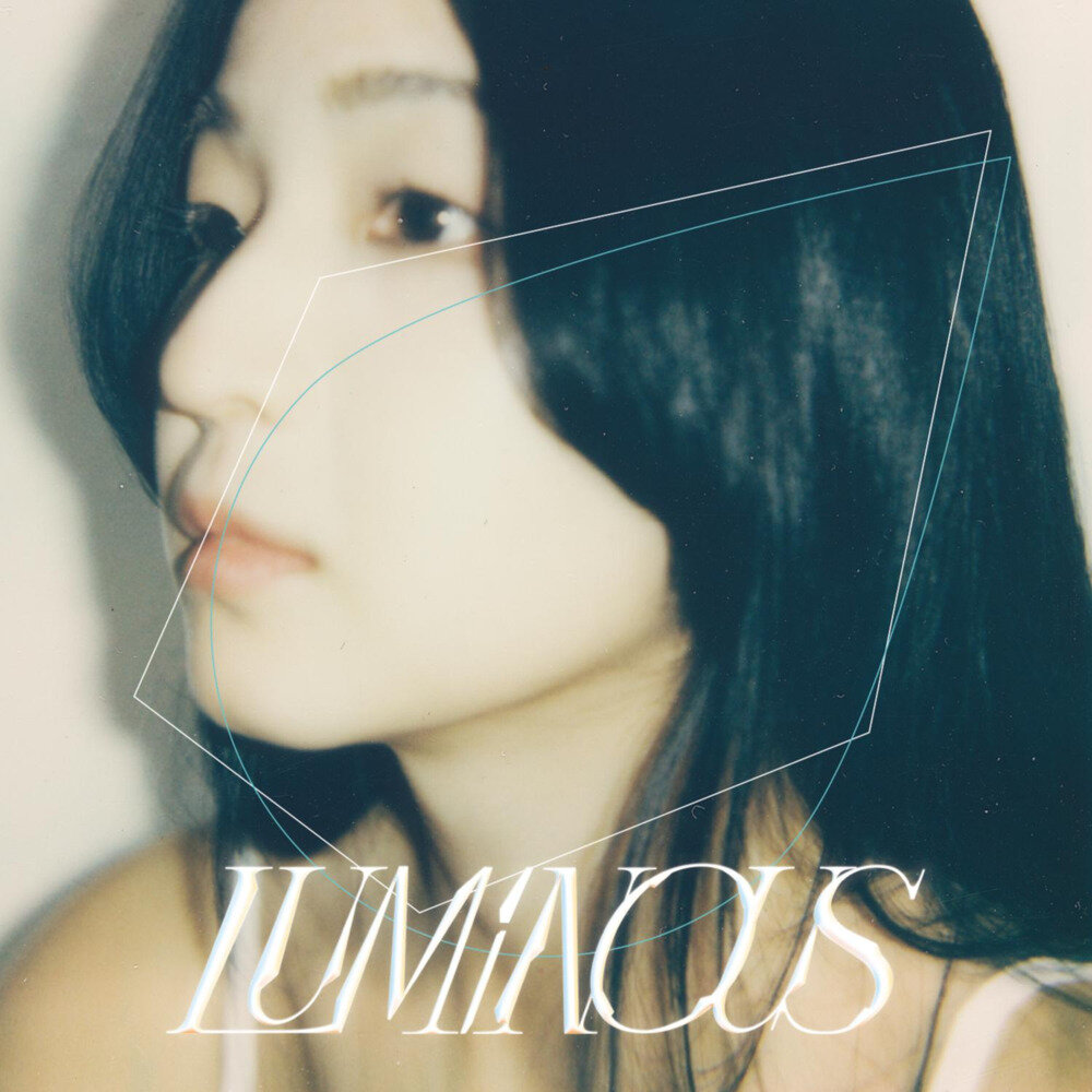 何佩《LUMINOUS》[Hi-Res][24Bit-48kHz][FLAC/分轨][491.65MB]-影音屋