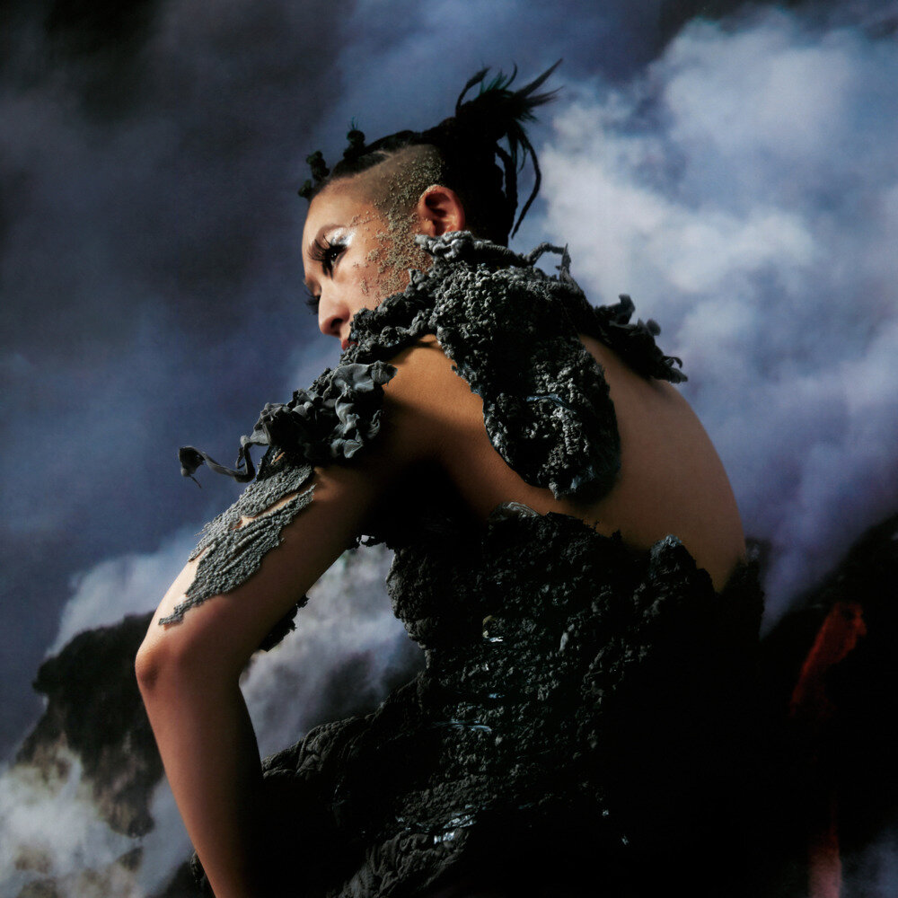 33EMYBW《Holes of Sinian》[320K/MP3][100.5MB]-影音屋