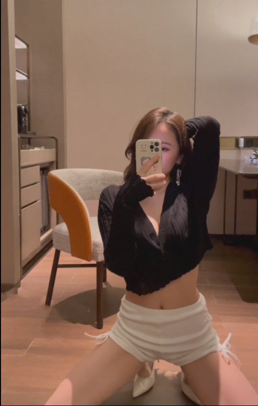 鱼子酱 – 首部私拍视频[2V-770M]-影音屋