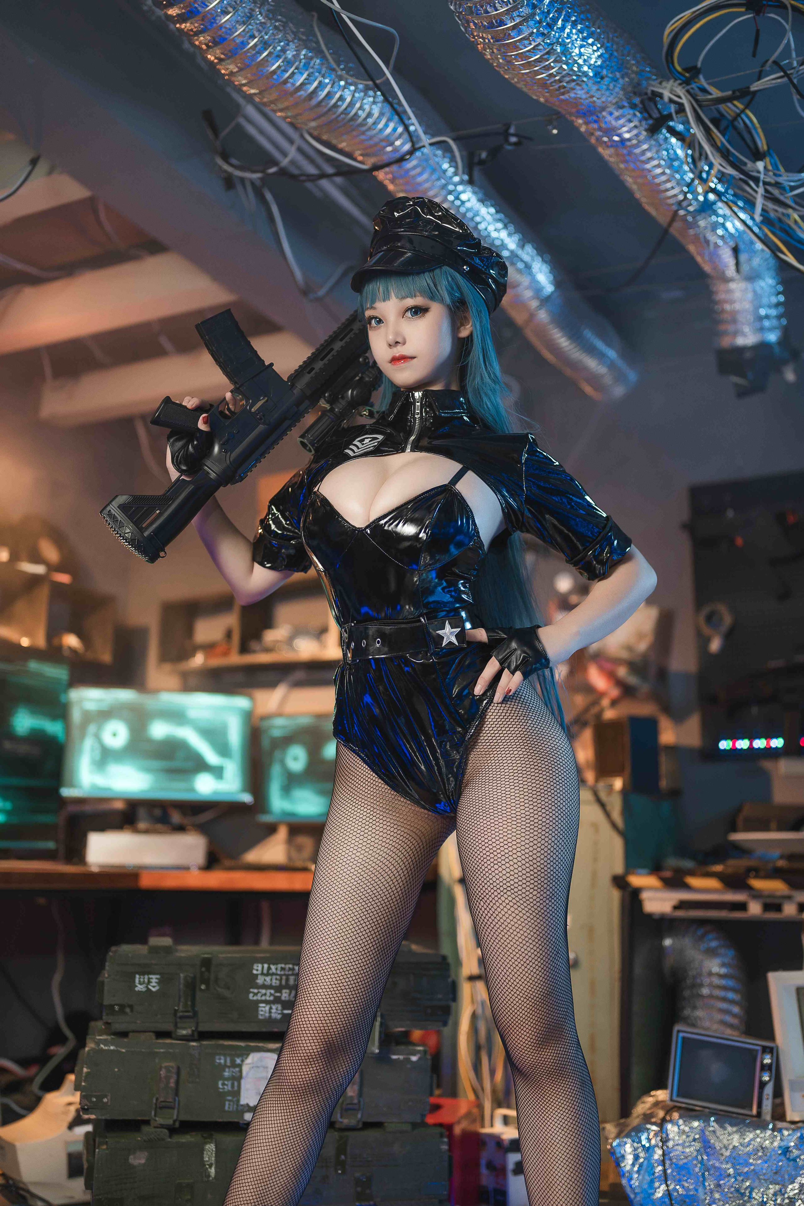 蜜汁猫裘 – 胶衣女警[51P-487M]-影音屋