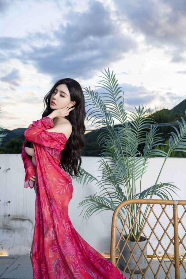 潘娇娇 – 周末帐篷里小哥哥的人偶玩具 [90P+1V-886MB]-影音屋