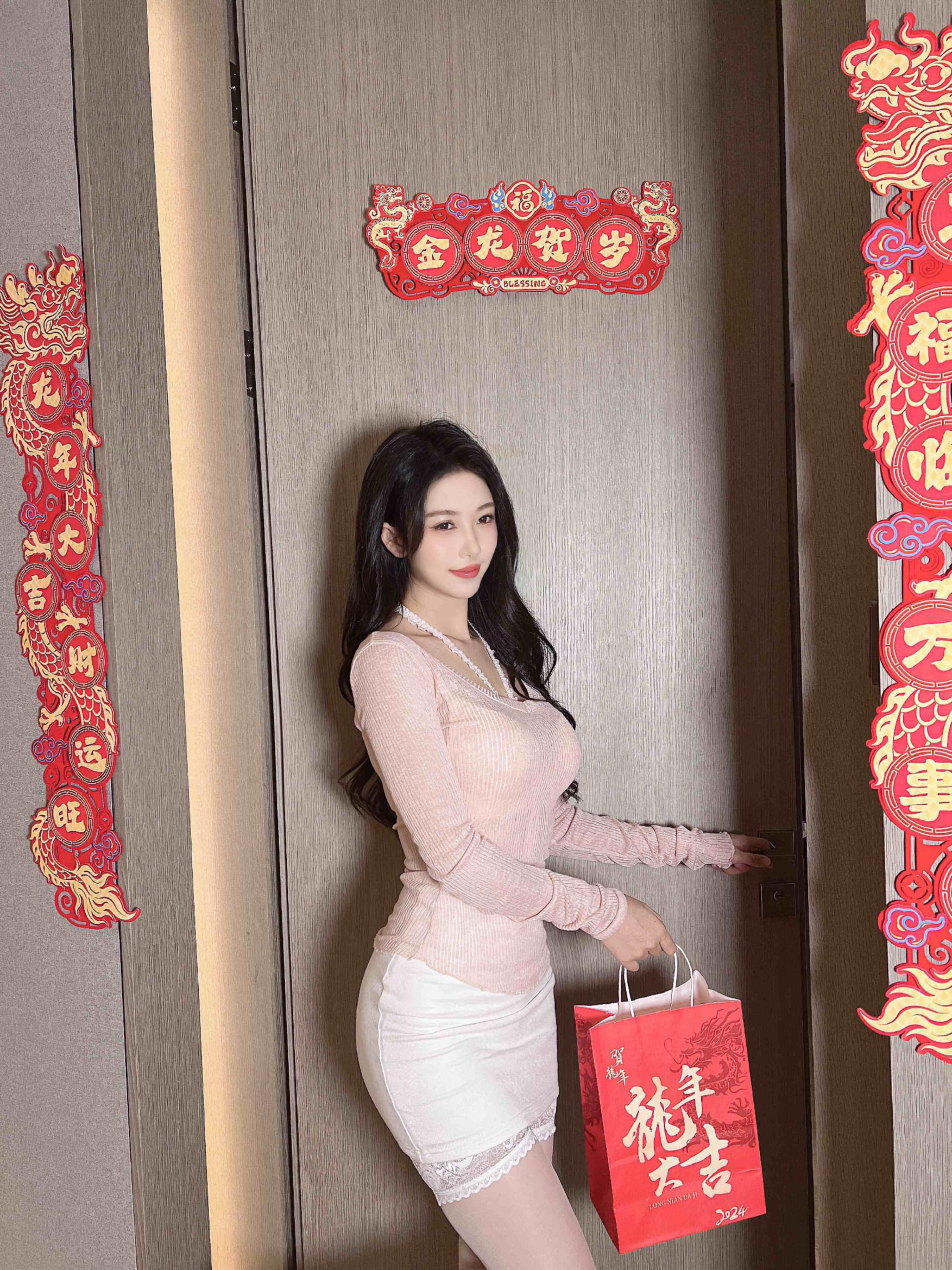 抖娘-利世 – 龙年大吉[36P-1V-360M]-影音屋