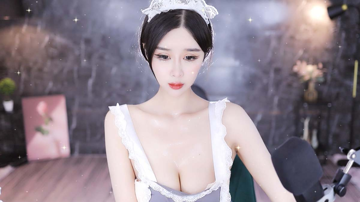 小恩雅土豪定制视频-《奶凶女仆》衣服掉落各种视角[1V-680M]-影音屋