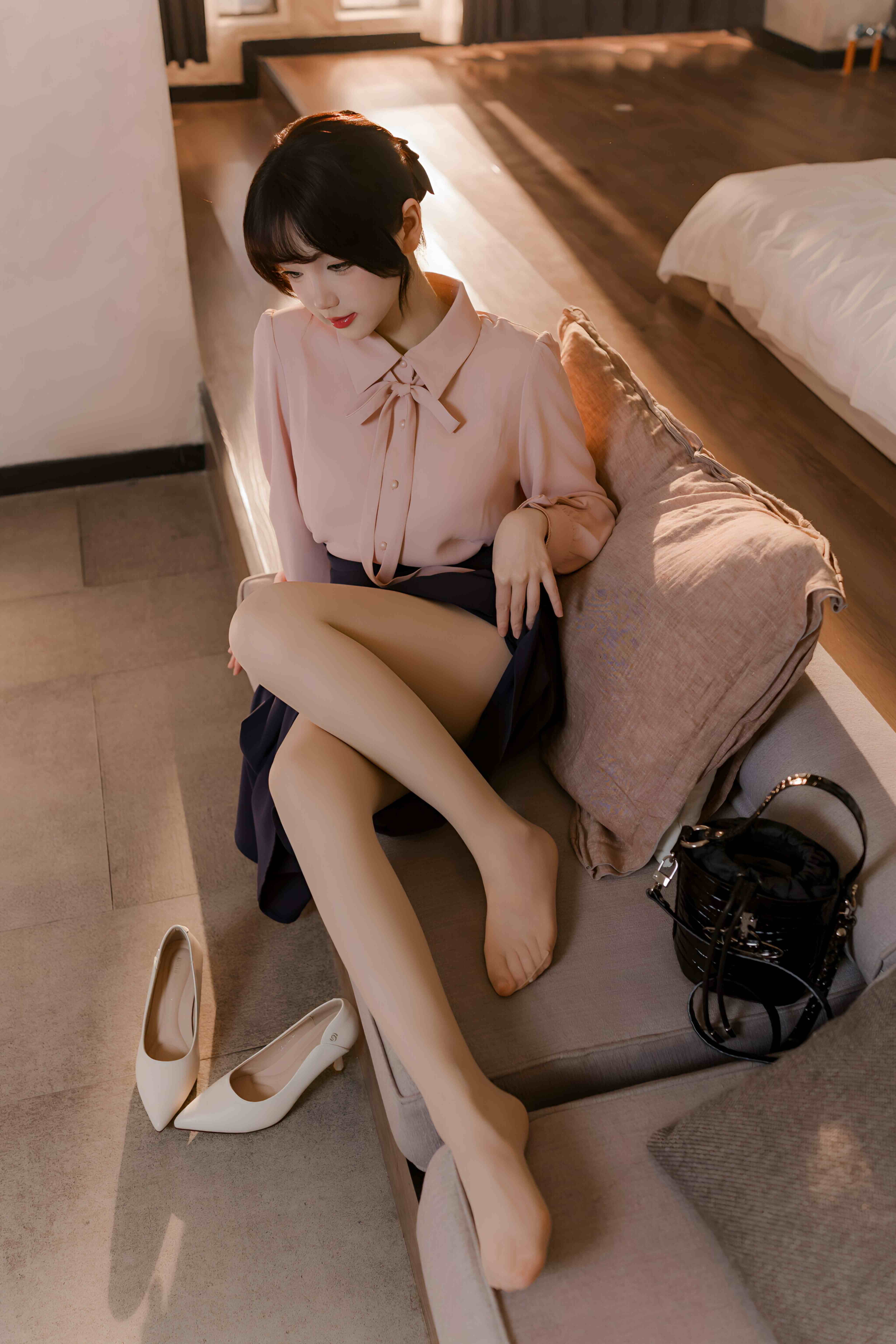 雪晴Astra – 肉丝通勤OL [71P1V-1.06GB]-影音屋