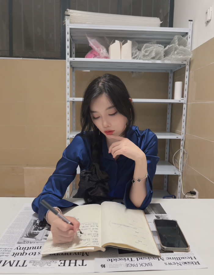 杨晨晨 – 粗暴家长虐杨老师 视频版[1V-1.1G]-影音屋