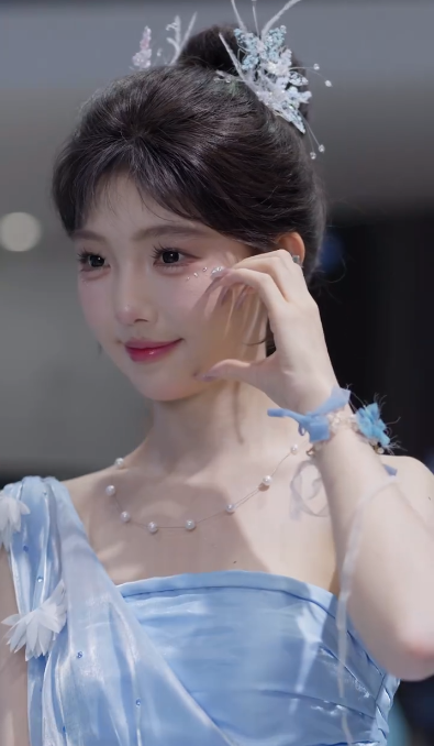 成都车展超美车模视频 [3V127M]-影音屋