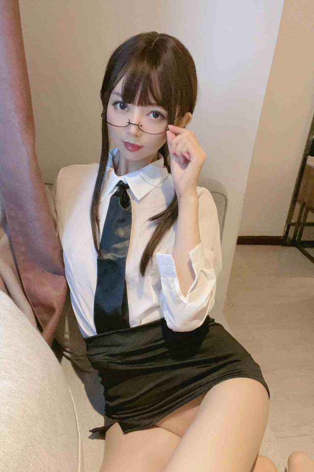 51酱 – 肉丝眼镜娘[52P7V-421MB]-影音屋