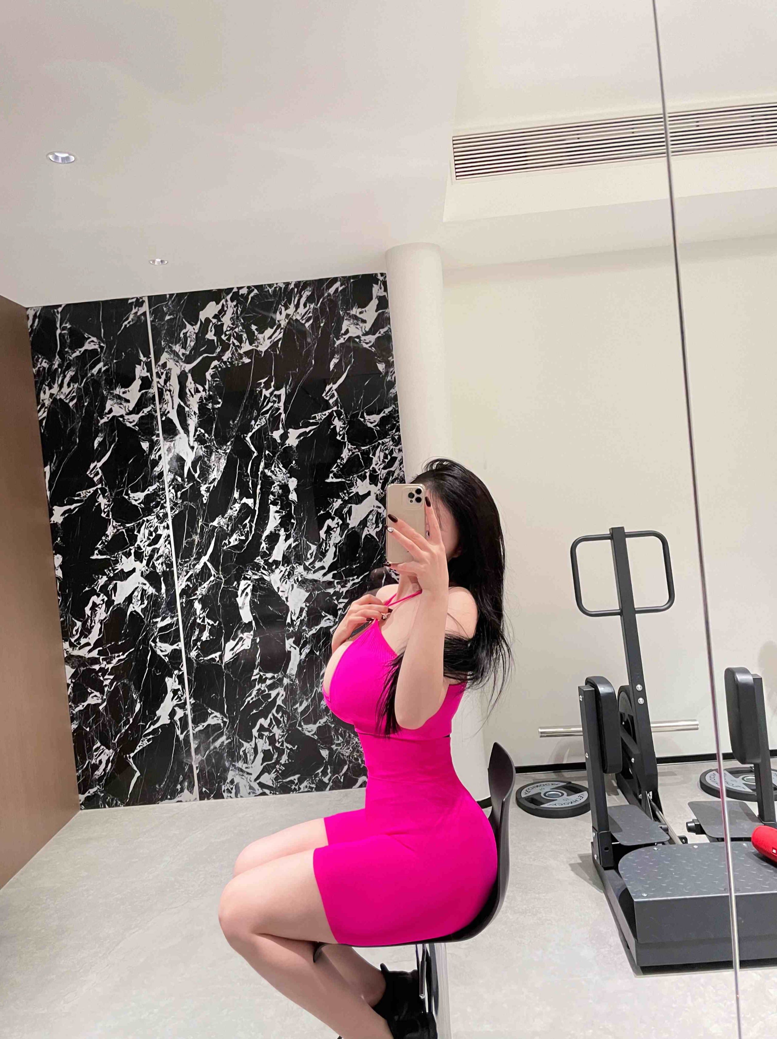 左公子666  – 情人节猎奇套装 [22P1V-254MB]-影音屋