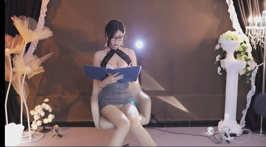 小恩雅  秘书办公室潜规则[1V-817M]-影音屋