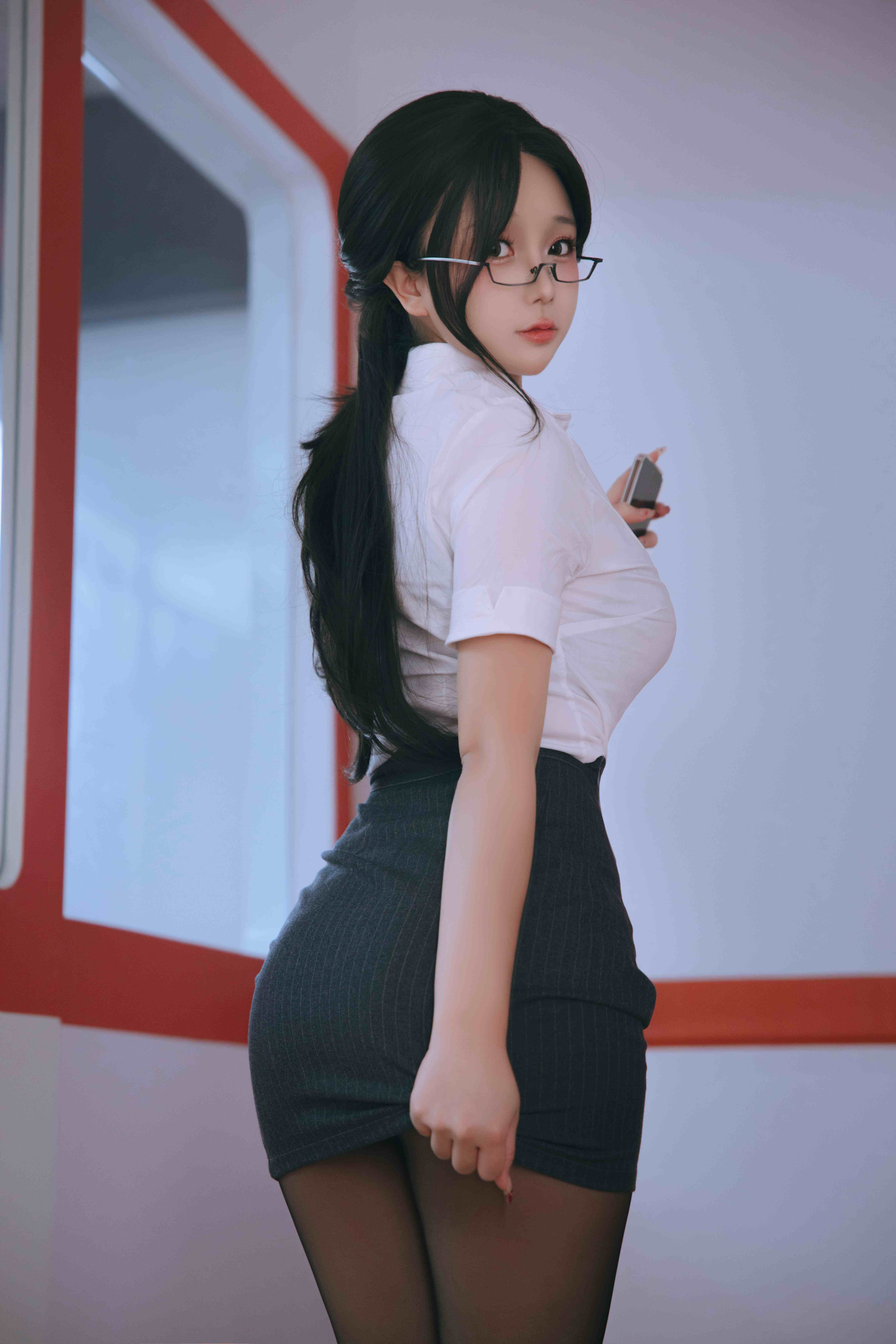 日奈娇 – 地铁OL[237P-8V-1.2G]-影音屋