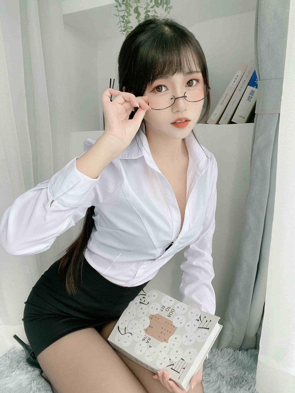 不呆猫 –  黑丝包臀OL[24P-5V-908M]-影音屋