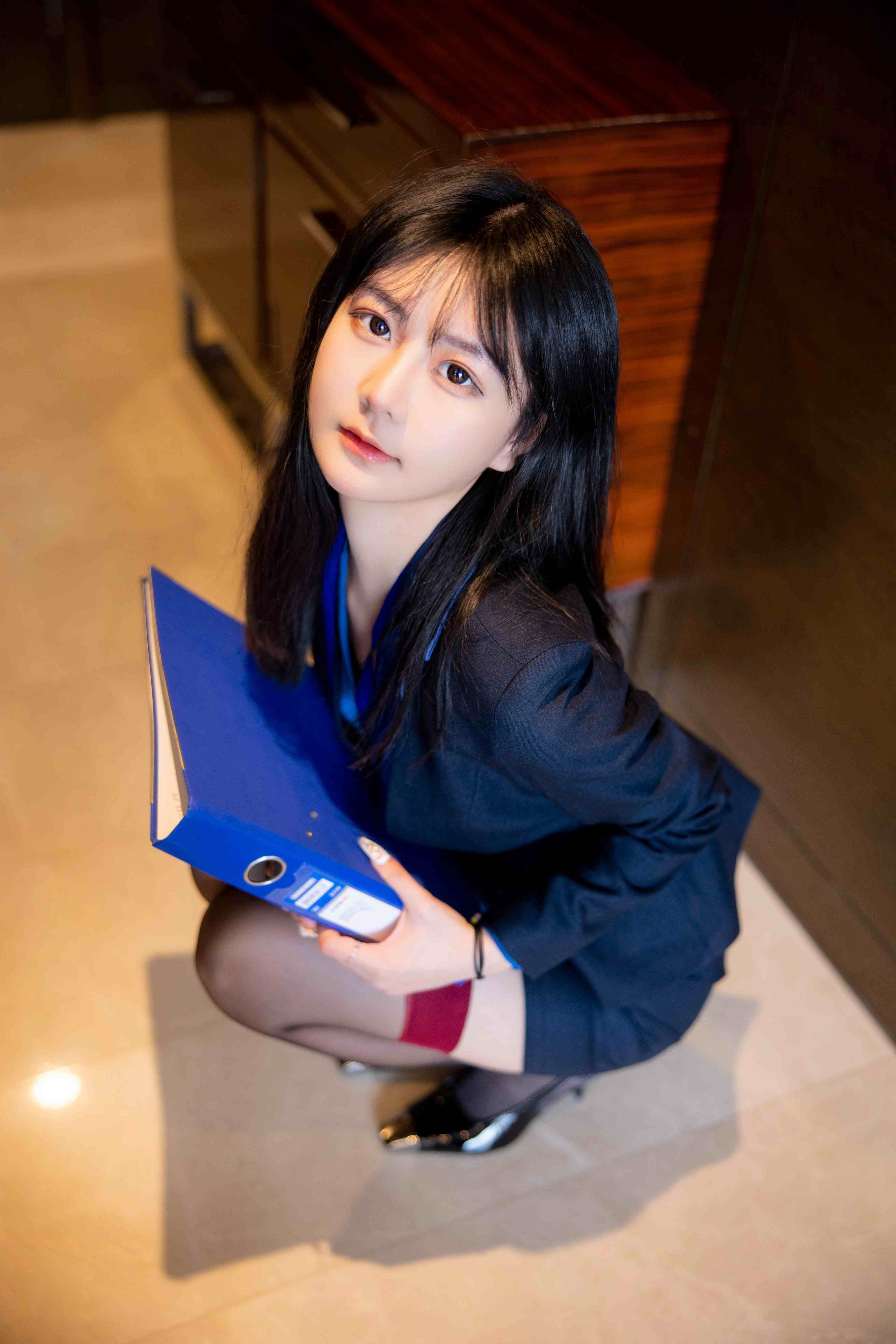 谢小蒽 – 内部私购 性感OL紫色蕾丝+视频[132P-1V-1G]-影音屋