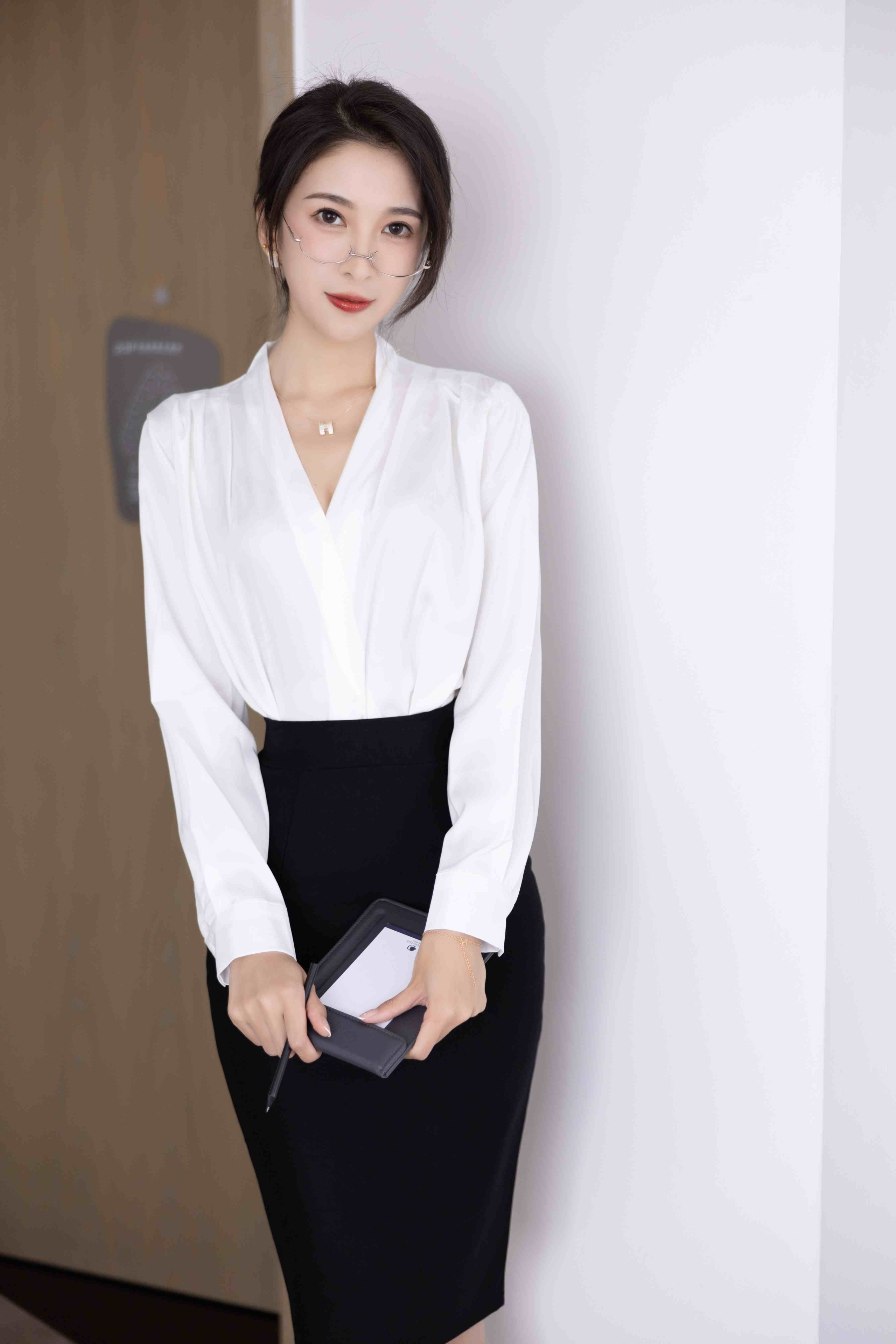 林乐一 – 内购无水印 魅力御姐[102P-238M]-影音屋