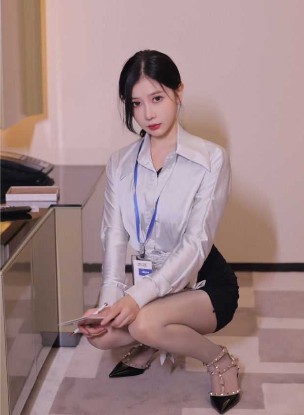 尹甜甜-助力图-性感女秘书[85P+1V-895M]-影音屋