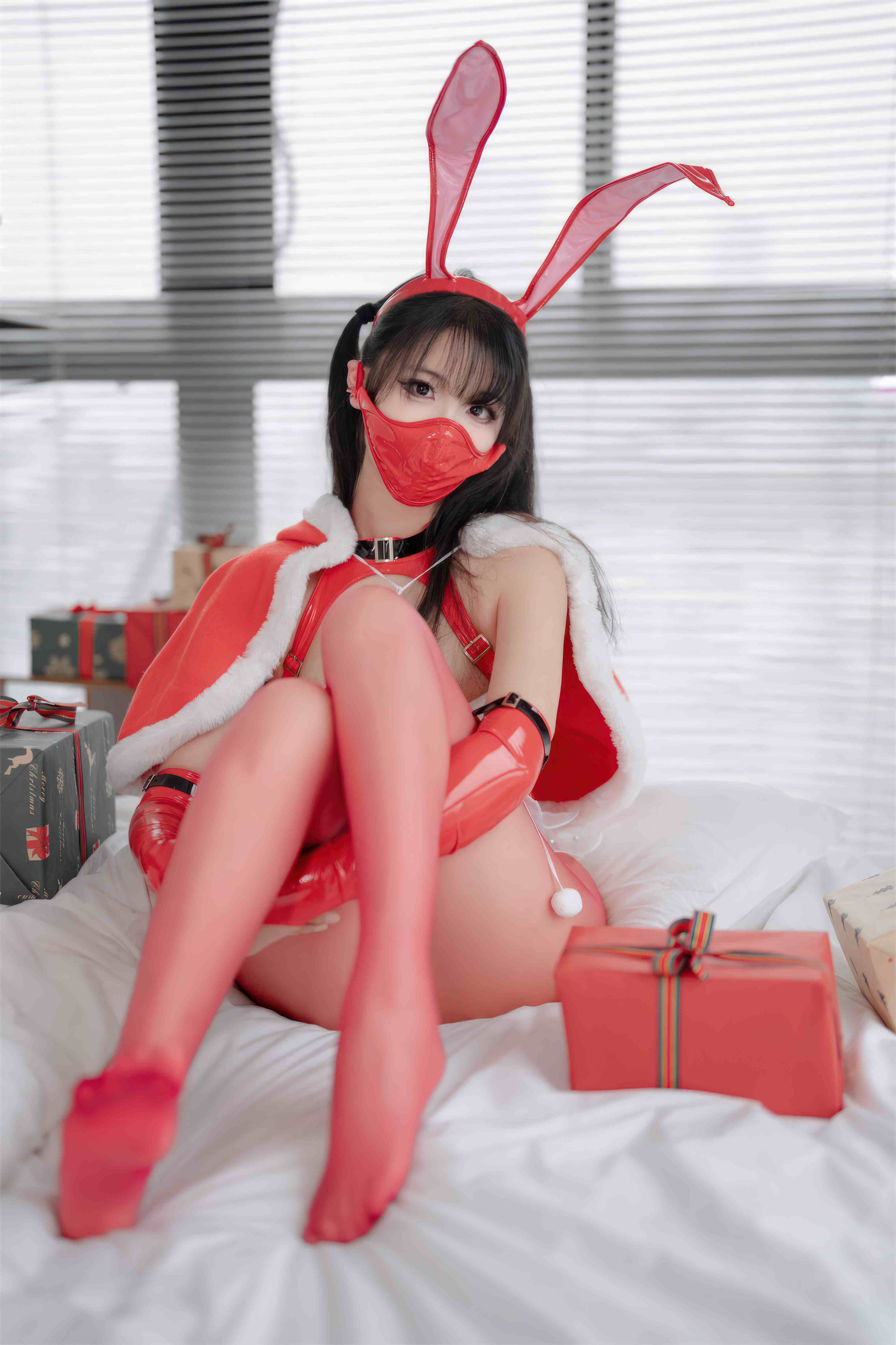 轩萧学姐 – 2024圣诞红丝兔女郎[45P-1V-729M]-影音屋