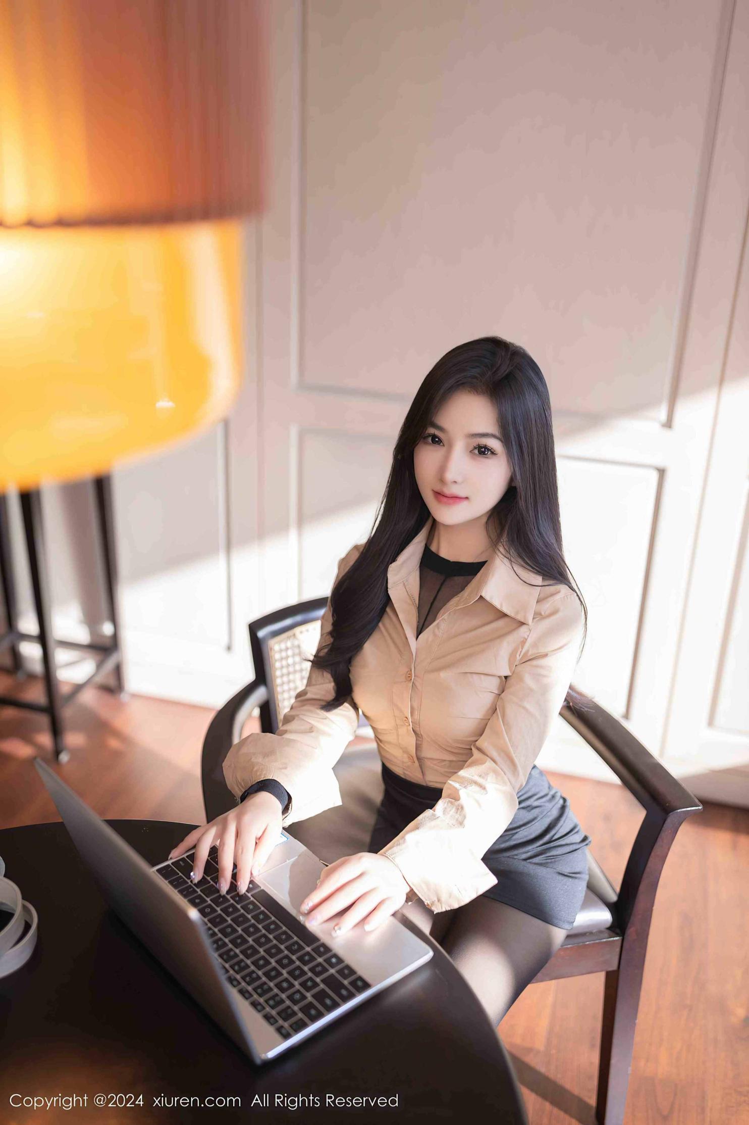 谭小灵 无内黑丝小秘[80+1P／698MB]-影音屋