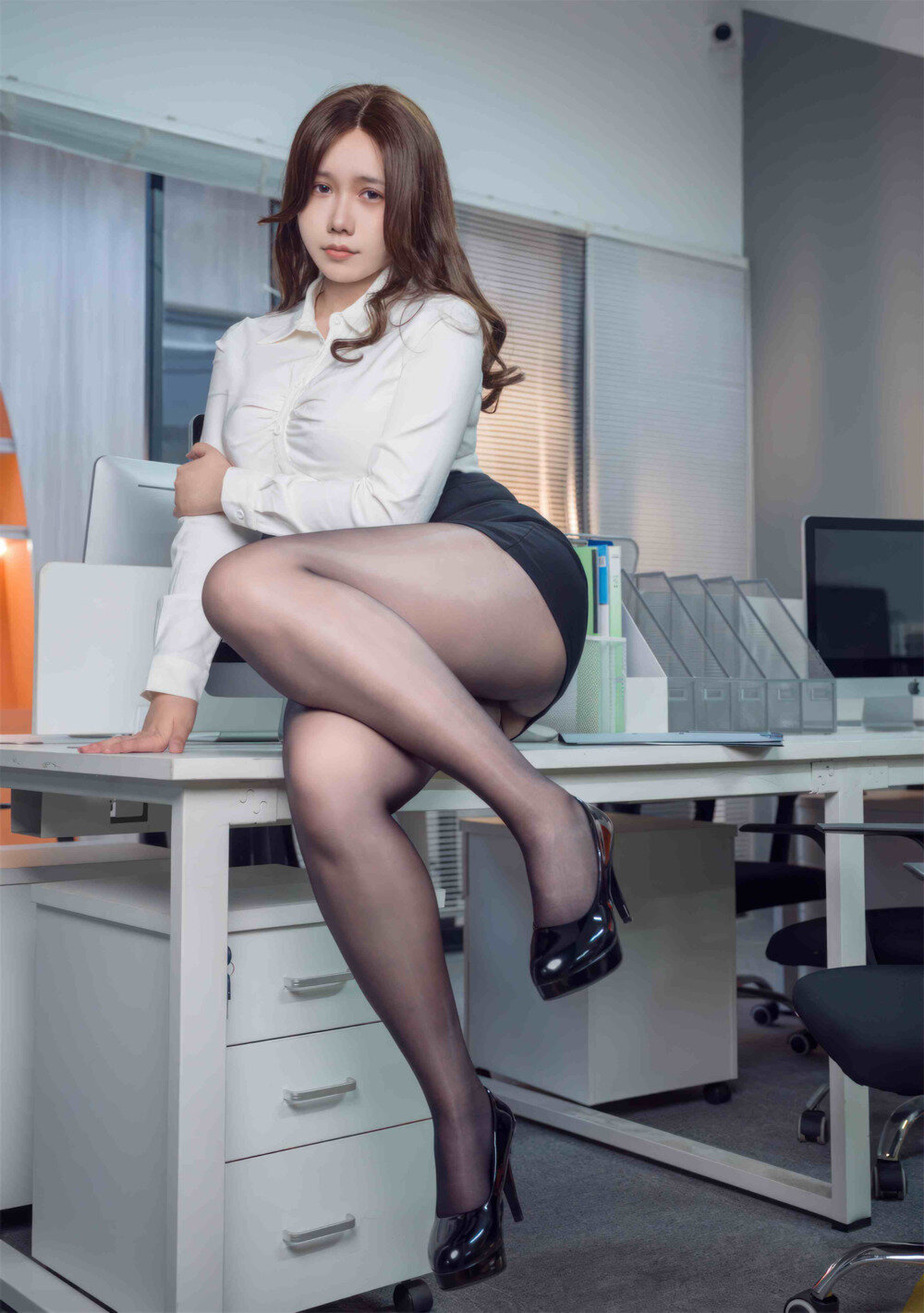 麻花酱 OL白衬衫姐姐 [40P1V-362MB]-影音屋