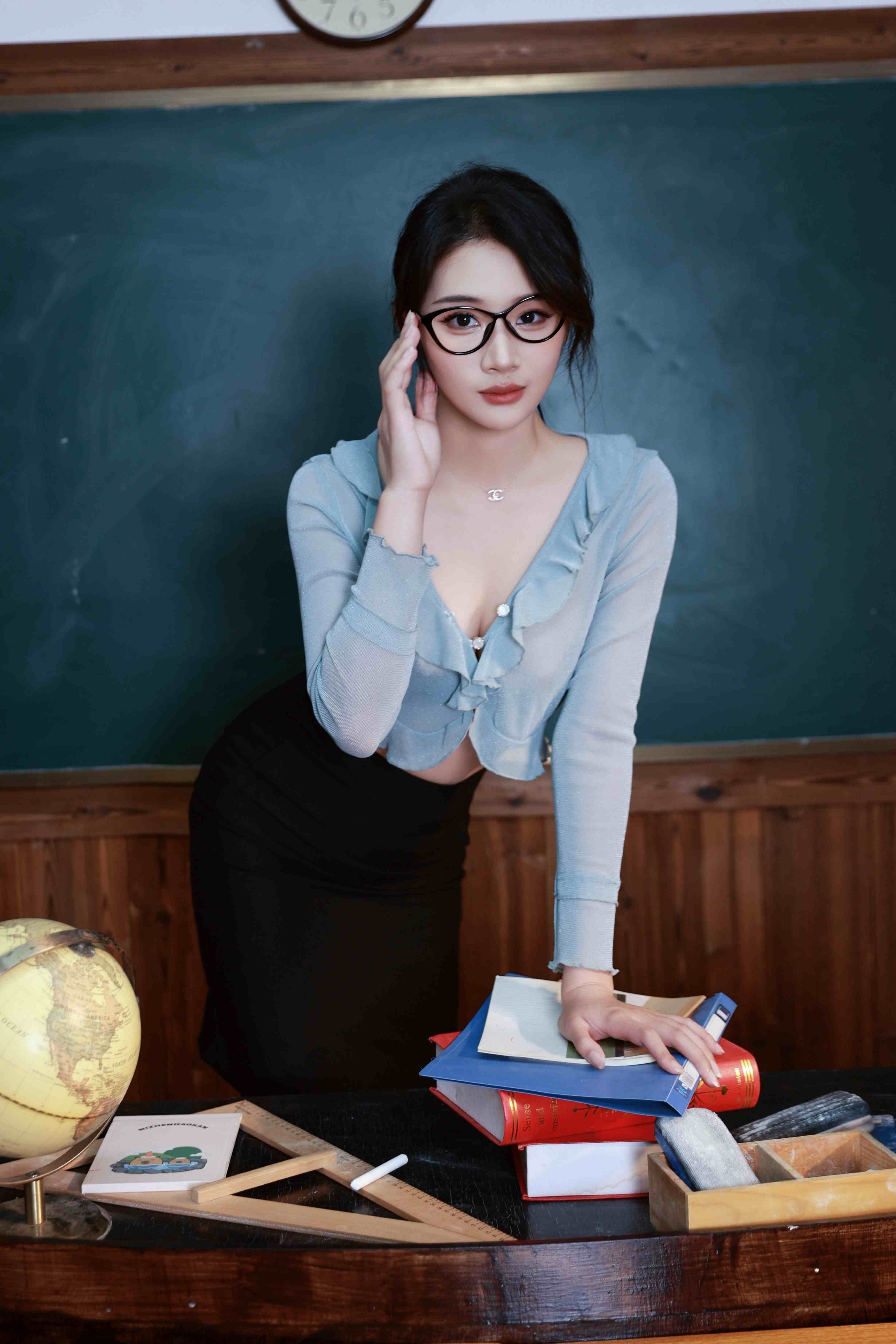 南乔 – 内购无水印 女教师[115P／685MB]-影音屋