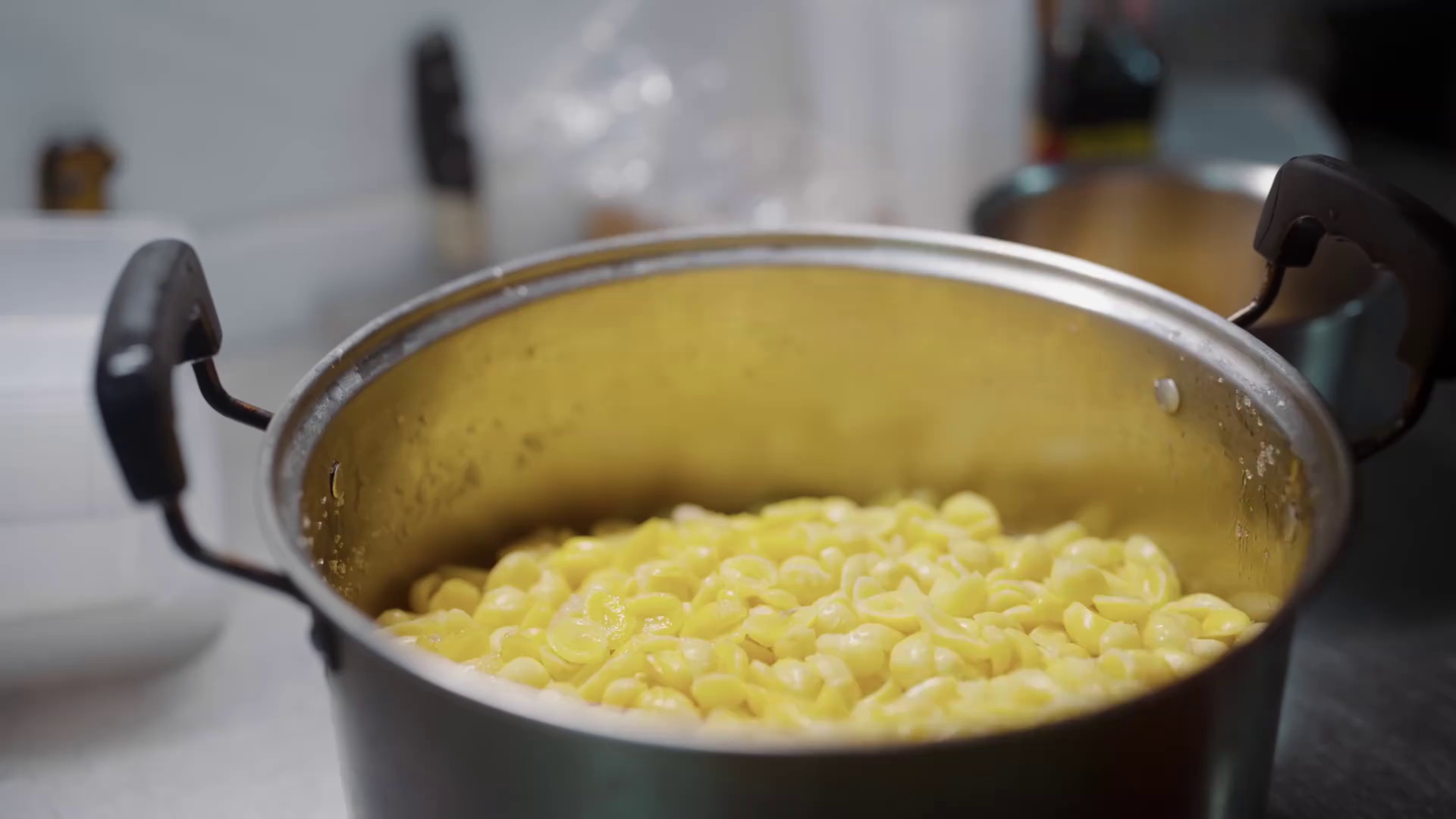 图片[5]-[越夜越宵愁][全6集][WEB-MKV/4.32G][国语中字][4K-2160P][美食纪录][夸克下载]-影音屋