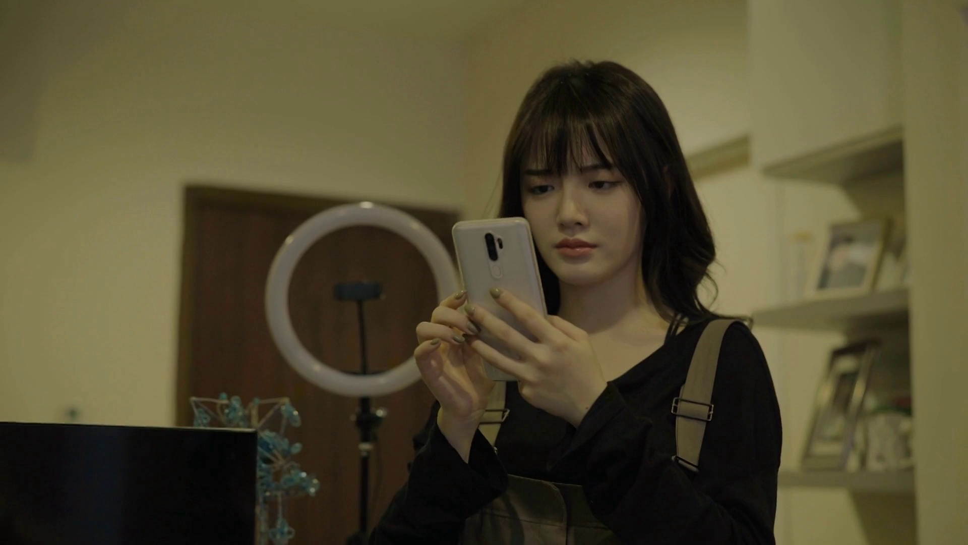 图片[6]-手机见鬼[中文字幕].Warning.From.Hell.2022.1080p.HamiVideo.WEB-DL.AAC2.0.H.264-DreamHD 4.43GB-影音屋