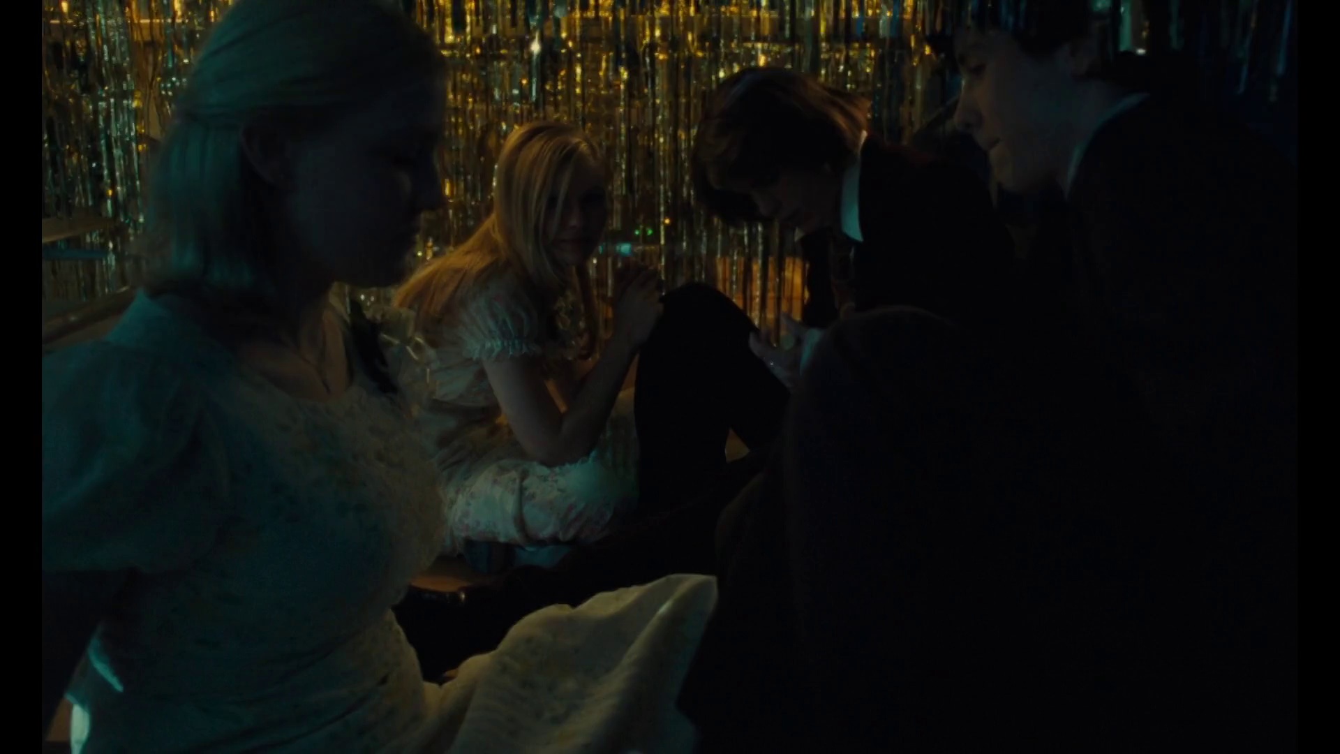 图片[5]-处女之死[中文字幕].The.Virgin.Suicides.1999.1080p.HamiVideo.WEB-DL.AAC2.0.H.264-DreamHD 5.36GB-影音屋