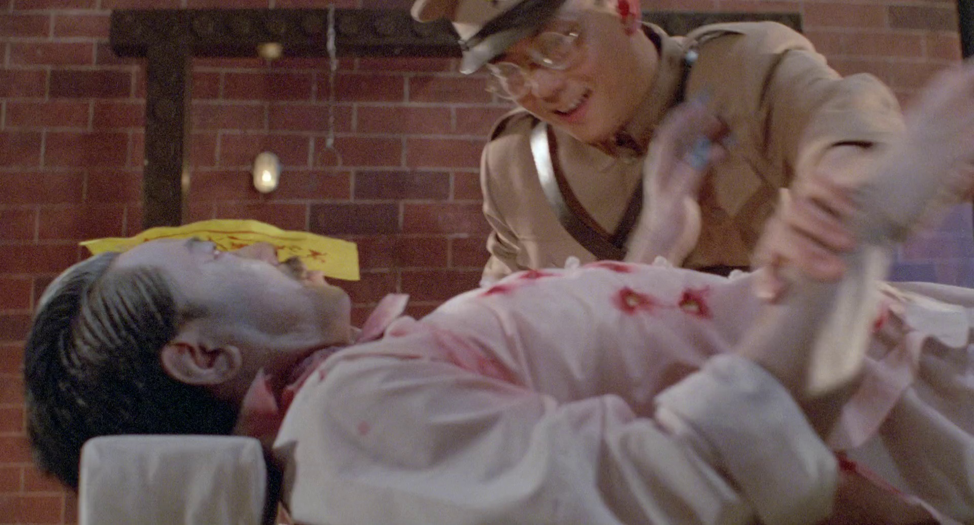 图片[4]-僵尸先生[国语配音/中文字幕].Mr.Vampire.1985.1080p.iTunes.WEB-DL.AAC.2.0.H264-PandaQT 7.18GB-影音屋