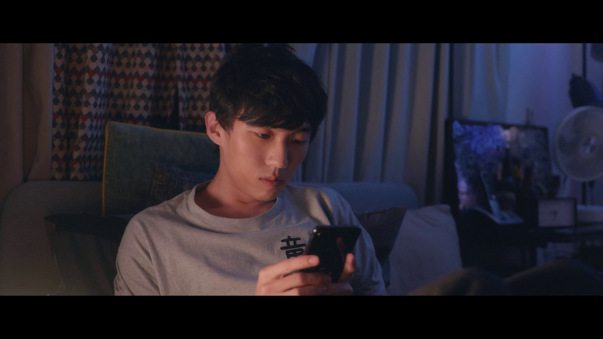 图片[8]-全个世界都有电话[粤语音轨/中文字幕].Everyphone.Everywhere.2023.1080p.WEB-DL.AAC.H264-ParkHD 2.39GB-影音屋