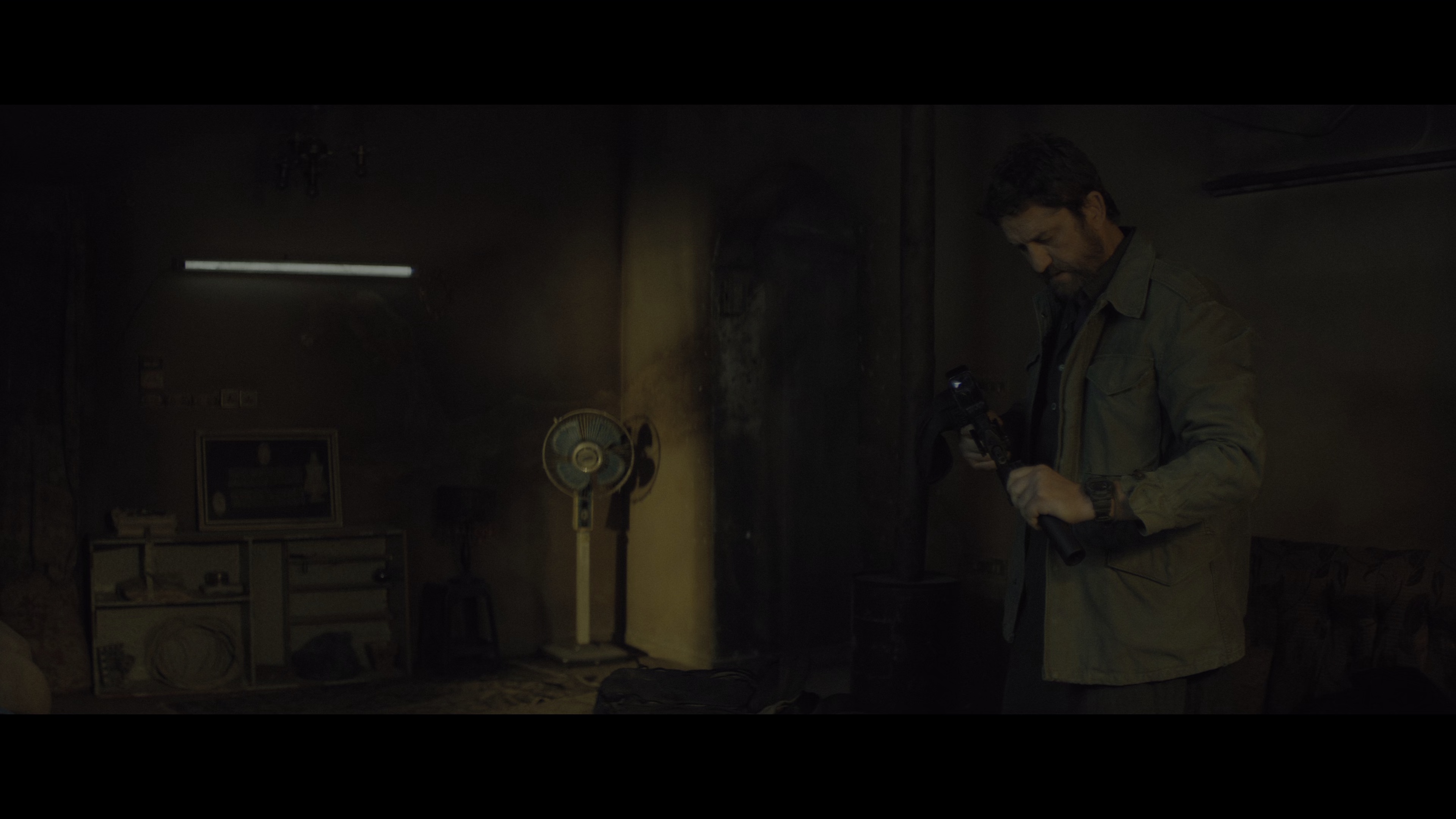 图片[4]-坎大哈[中文字幕].Kandahar.2023.2160p.GER.UHD.BluRay.x265.10bit.HDR.DTS-HD.MA5.1-NukeHD 19.91GB-影音屋