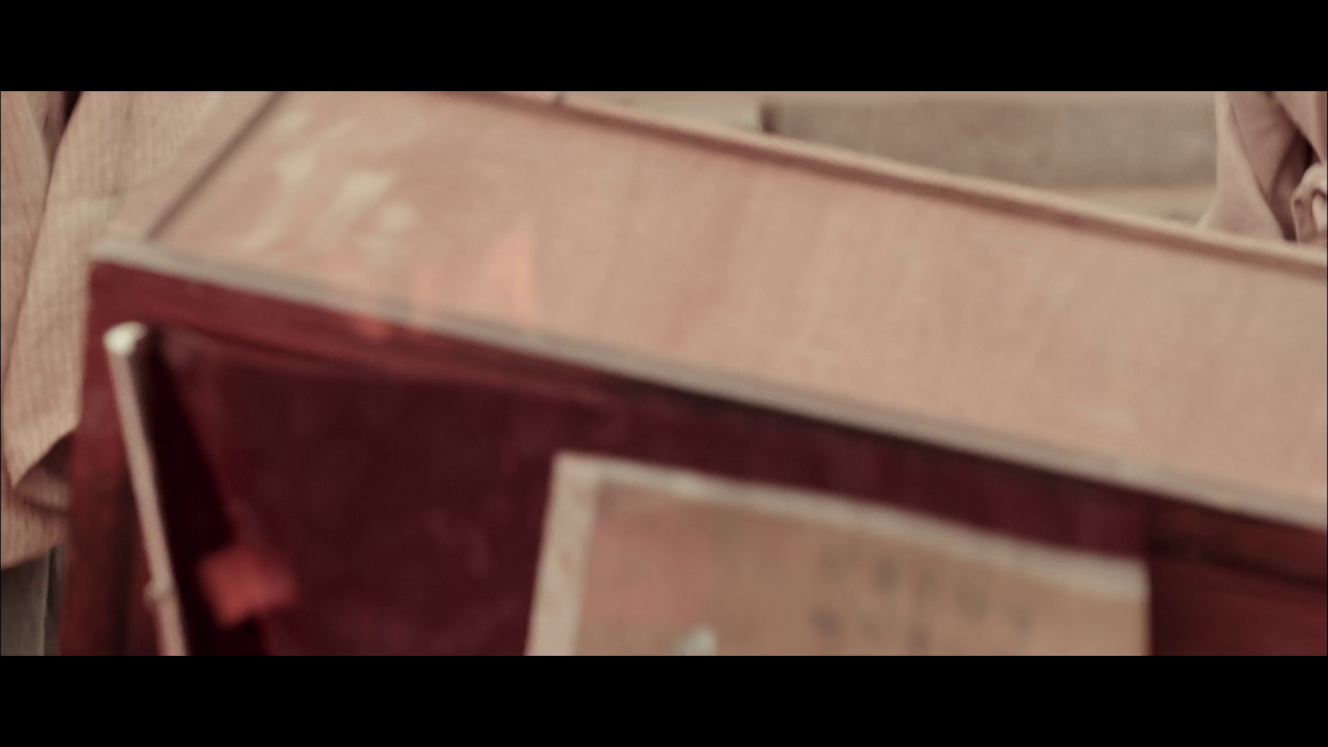 图片[6]-纯真时代[中文字幕].Empire.of.Lust.2015.1080p.NF.WEB-DL.DDP5.1.x264-MOMOWEB 4.74GB-影音屋