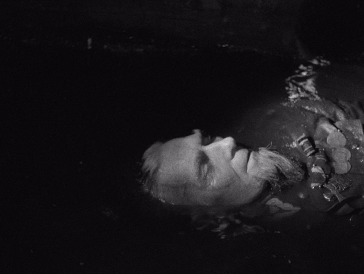 图片[7]-下水道[简繁英字幕].Kanal.1957.1080p.BluRay.x265.10bit.FLAC.2.0.2Audio-SONYHD 5.00GB-影音屋