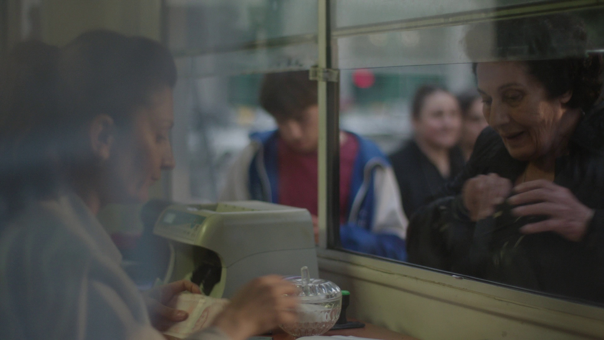 图片[3]-穿行[中文字幕].Crossing.2024.1080p.BluRay.x264.DTS-HD.MA.5.1-ParkHD 11.04GB-影音屋